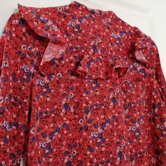 ❤️ Abercrombie Ruffled Blouse - Picture 3 of 5